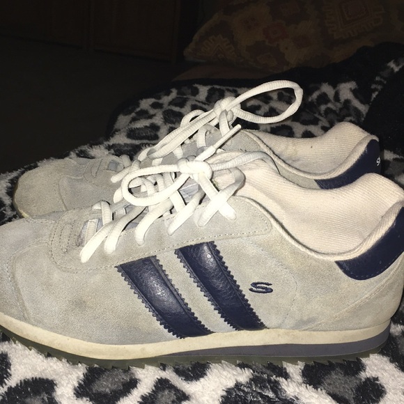 skechers blue and white stripe